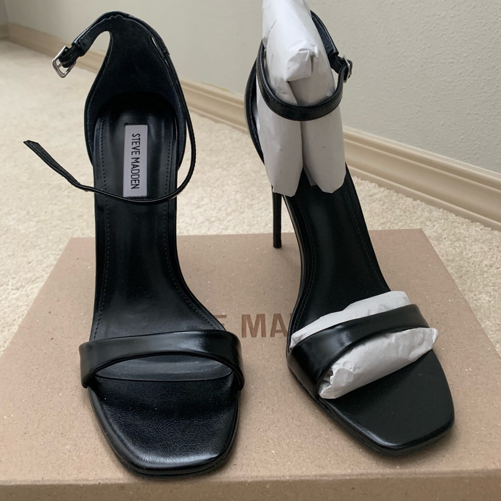 Steve Madden Kassandra strap ankle sandals